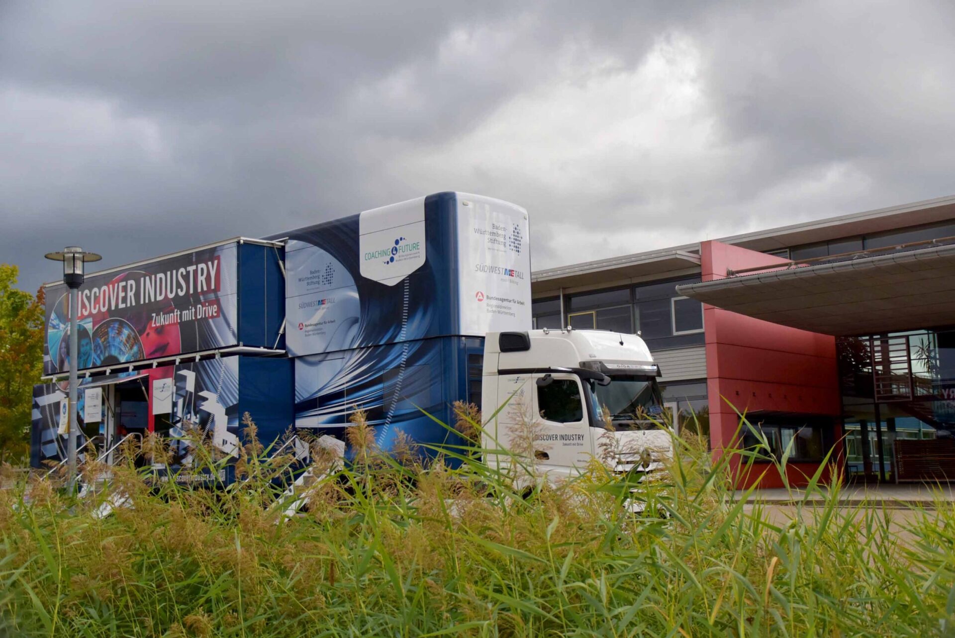 Discover Industry Truck vor Gymnasium Rutesheim