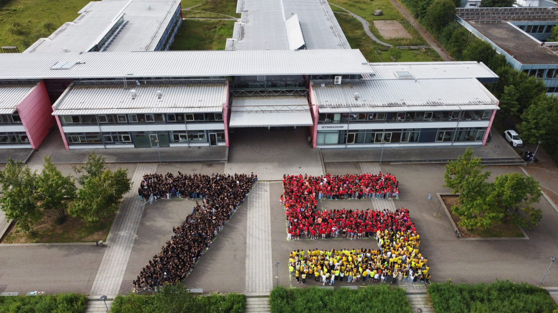 Drohnenbild mit 75 zum Jubiläum Grundgesetz