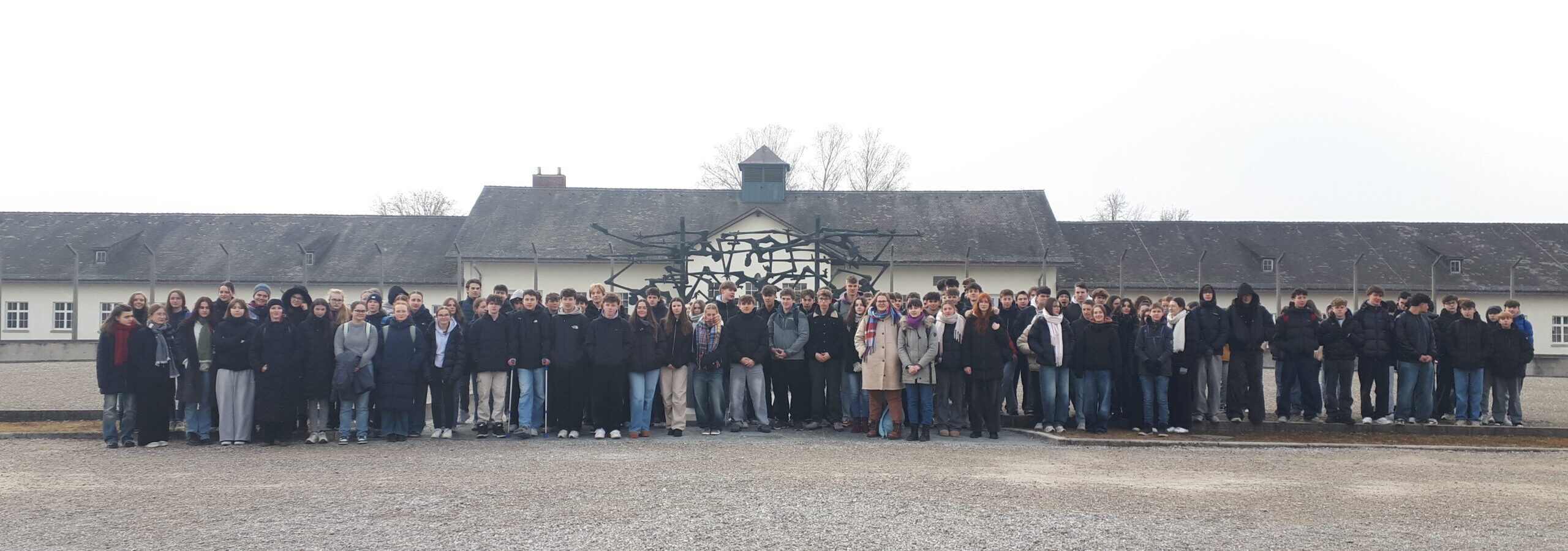 Gruppenbild in der KZ-Gedenkstätte Dachau